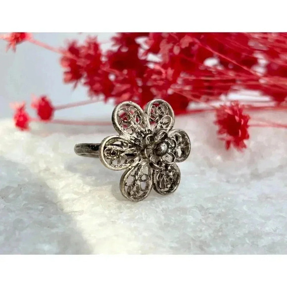 Foral Filigree Pewter Handmade 6 Petaled Vintage Ring - size 7.5 - Picture 3 of 8